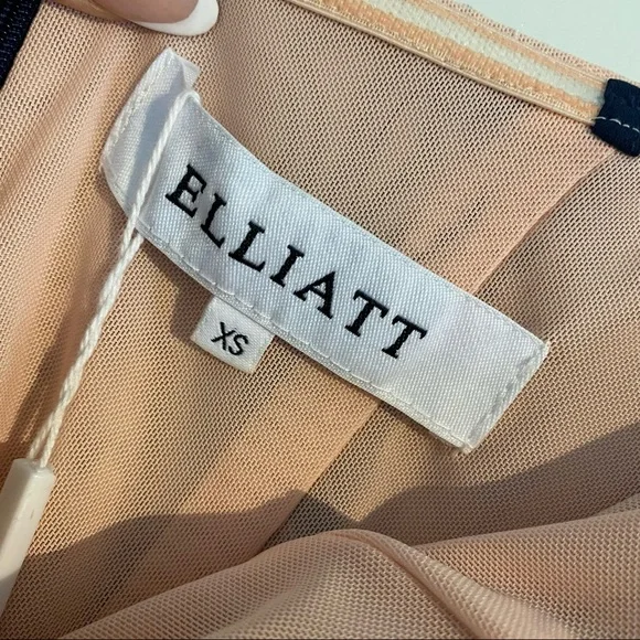 ELLIATT - Size XS - Mini Floral Lace Dress with Detachable Sleeves - Picture 3 of 6